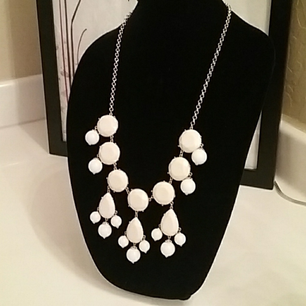 Statement necklace - Picture 4 of 8